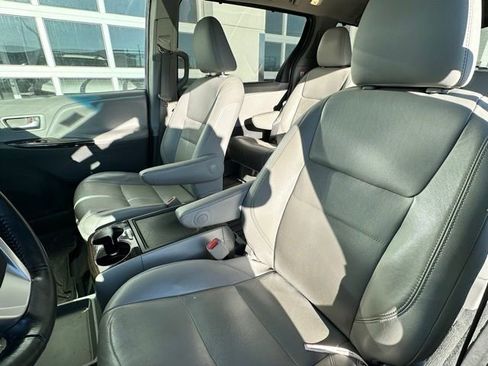 Used 2015 Toyota Sienna XLE Premium image 7