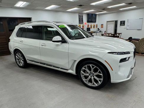 Used 2026 BMW X7 xDrive40i AWD/4WD image 43