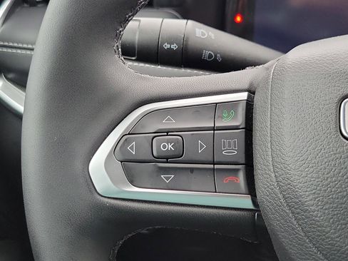 Used 2024 Jeep Compass Limited w/ High Altitude Package image 13