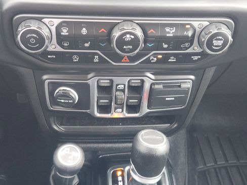 Used 2021 Jeep Gladiator Sport AWD/4WD image 19