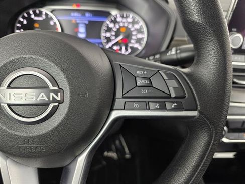 Used 2024 Nissan Altima 2.5 SV FWD image 30