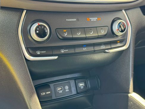 Used 2019 Hyundai Santa Fe SE AWD/4WD image 23