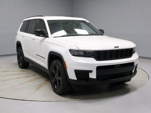 Used 2023 Jeep Grand Cherokee L Laredo AWD/4WD image 1