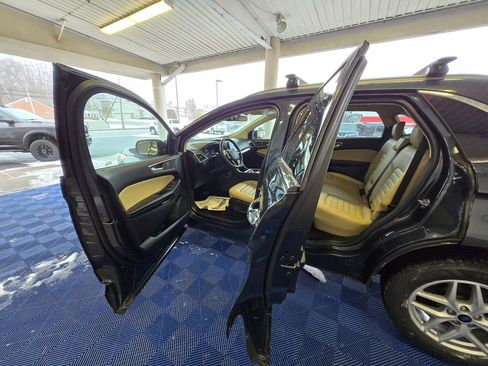 Used 2022 Ford Edge SEL w/ Convenience Package image 22