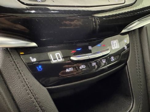 Used 2024 Cadillac XT6 Sport w/ LPO, ONYX Package image 22