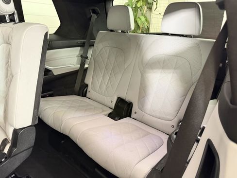 Used 2025 BMW X7 xDrive40i w/ Executive Package AWD/4WD image 40