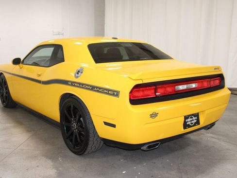 Used 2012 Dodge Challenger SRT8 Yellow Jacket w/ Premium Sound Group RWD image 7