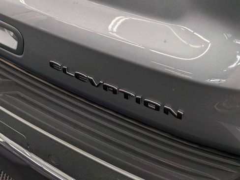 Used 2025 GMC Yukon XL Elevation AWD/4WD image 13