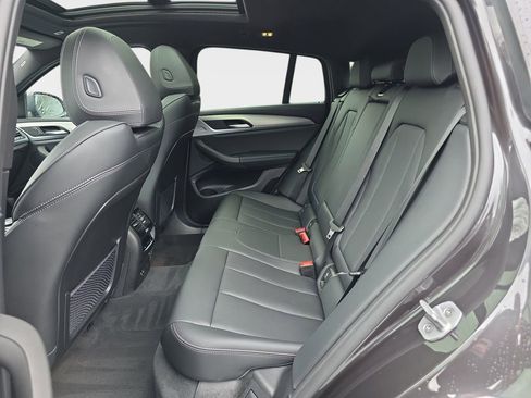 Used 2025 BMW X4 xDrive30i image 17