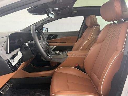 Used 2025 Cadillac Optiq Luxury 2 AWD/4WD image 13