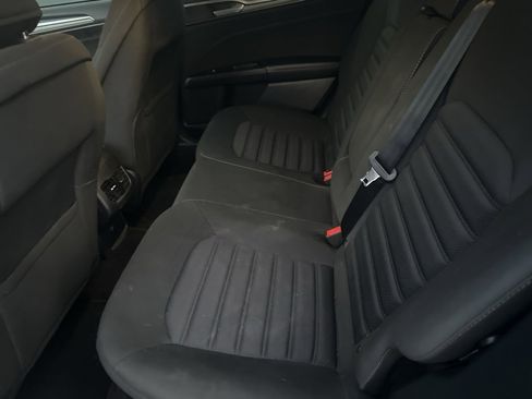 Used 2017 Ford Fusion SE image 11