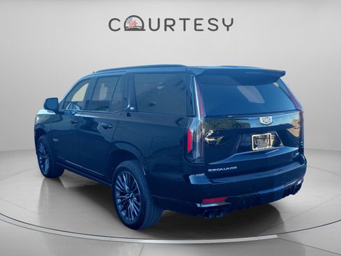 Used 2023 Cadillac Escalade V image 2