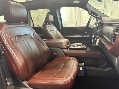 Used 2024 Ford Expedition Max Limited AWD/4WD image 34