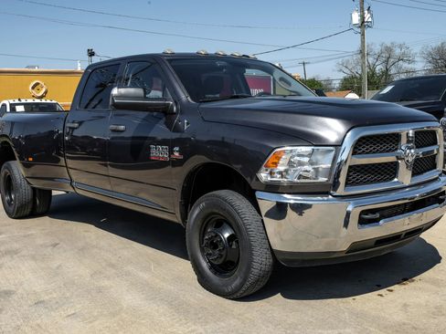 Used 2018 RAM 3500 Tradesman w/ Chrome Appearance Group AWD/4WD image 3