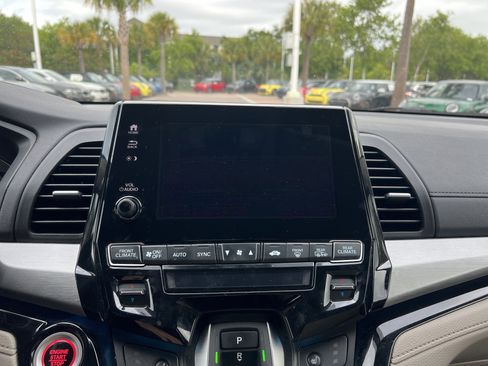 Used 2023 Honda Odyssey Touring image 25