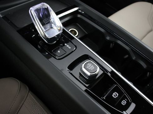 New 2026 Volvo XC60 B5 Core image 7