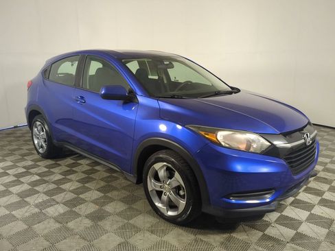 Used 2018 Honda HR-V LX image 2