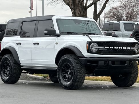 Used 2024 Ford Bronco Wildtrak image 9