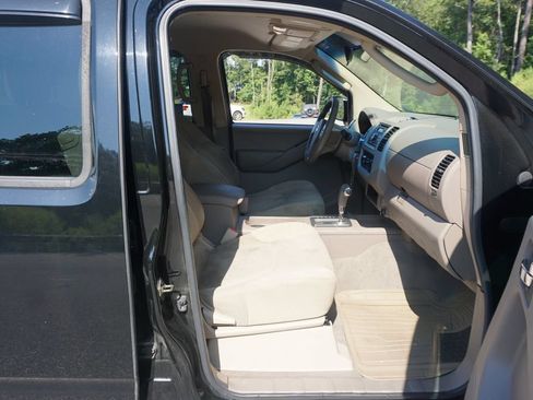 Used 2008 Nissan Frontier SE w/ SE Value Truck Pkg RWD image 12