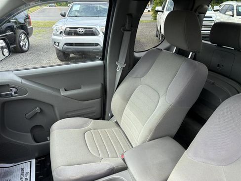 Used 2015 Nissan Frontier S RWD image 8