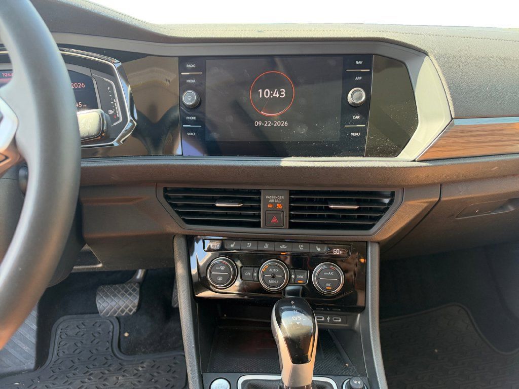 Used 2024 Volkswagen Jetta SEL FWD image 12