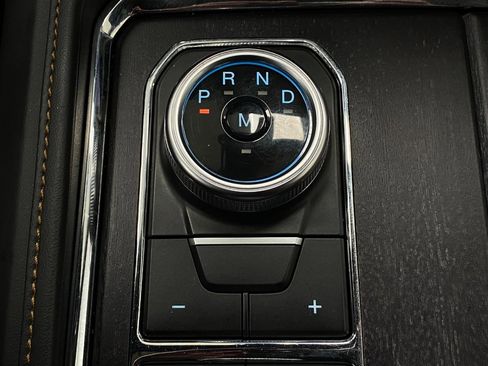 Used 2024 Ford Expedition Platinum image 29