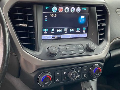 Used 2019 GMC Acadia SLT AWD/4WD image 12