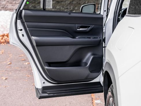 Used 2025 Toyota Grand Highlander AWD Hybrid image 19