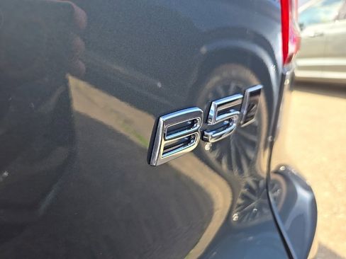 New 2026 Volvo XC40 B5 Core w/ Climate Package image 8