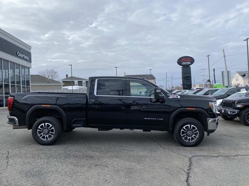 Used 2023 GMC Sierra 2500 SLE w/ SLE Value Package; image 7