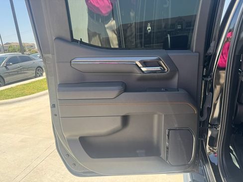 Used 2024 GMC Sierra 1500 AT4 w/ Technology Package AWD/4WD image 27