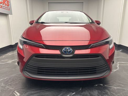 Used 2023 Toyota Corolla LE image 26