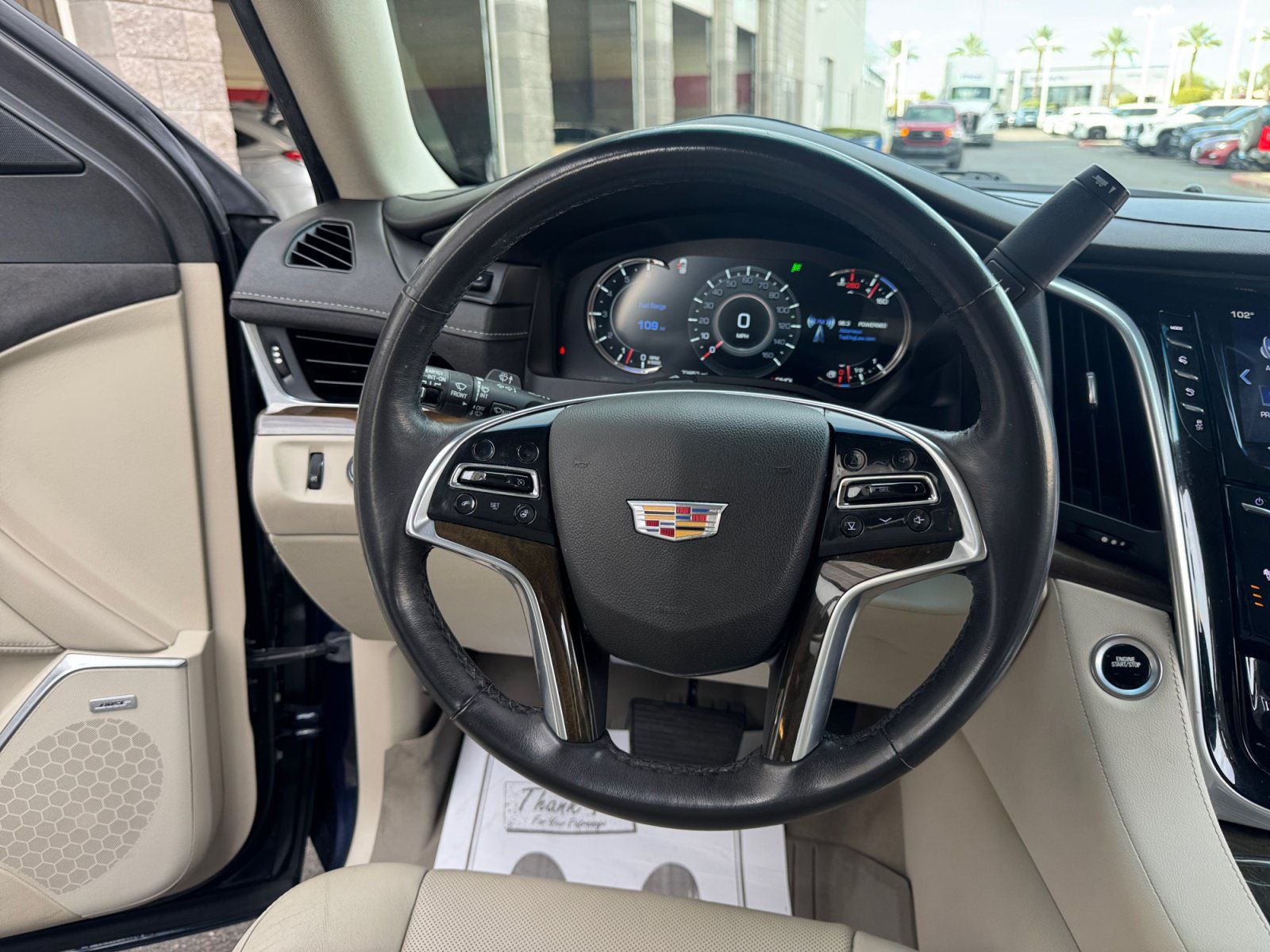 Used 2020 Cadillac Escalade ESV Luxury AWD/4WD image 9