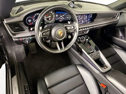 Certified 2023 Porsche 911 Carrera RWD image 4