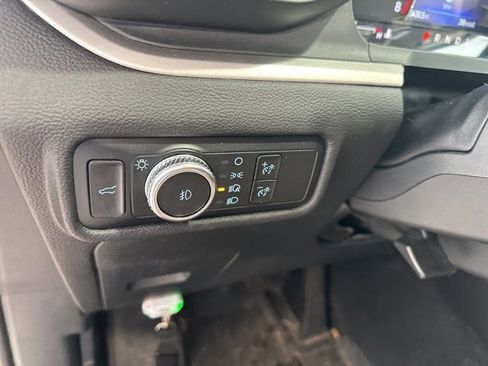 Used 2022 Ford Explorer XLT w/ Equipment Group 202A image 13