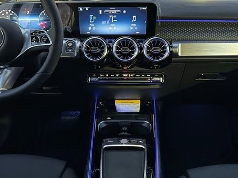 New 2026 Mercedes-Benz GLB 250 4MATIC image 14