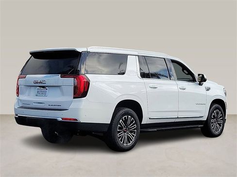 Used 2025 GMC Yukon XL Elevation w/ Technology Package image 5