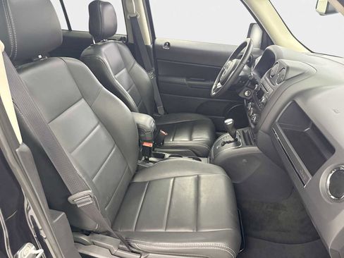 Used 2016 Jeep Patriot High Altitude FWD image 22