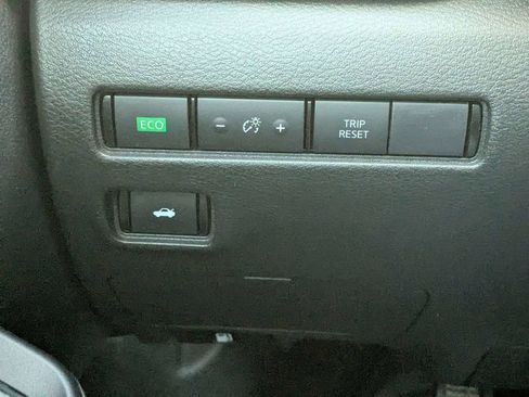 Used 2024 Nissan Sentra SV image 24