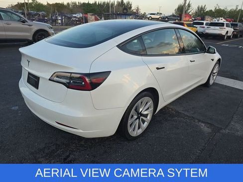 Used 2023 Tesla Model 3 Standard Range image 4