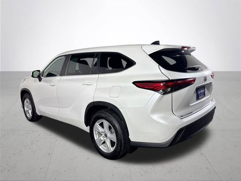 Used 2023 Toyota Highlander L AWD/4WD image 8