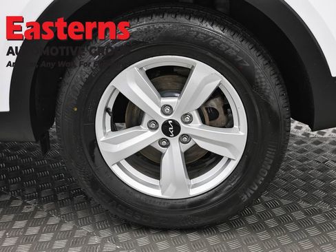 Used 2023 Kia Sorento LX FWD image 30