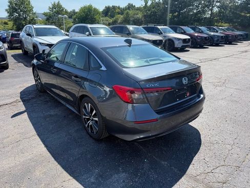 Used 2023 Honda Civic EX image 2