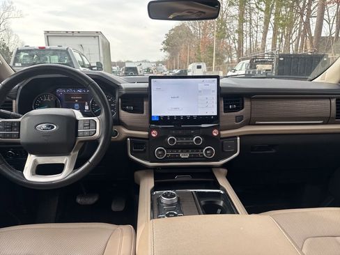 Used 2024 Ford Expedition Max Limited image 11