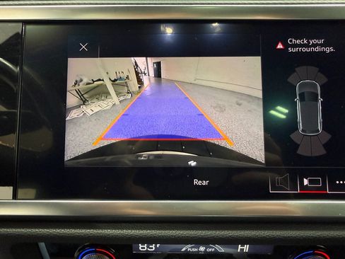 Used 2020 Audi Q3 2.0T Premium w/ Convenience Package image 18