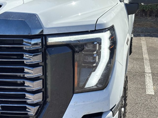 Used 2024 GMC Sierra 2500 Denali Ultimate AWD/4WD image 11