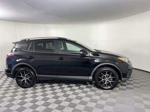 Used 2017 Toyota RAV4 SE AWD/4WD image 10