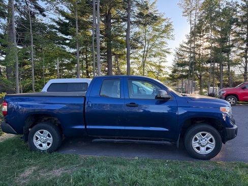Used 2014 Toyota Tundra SR image 9