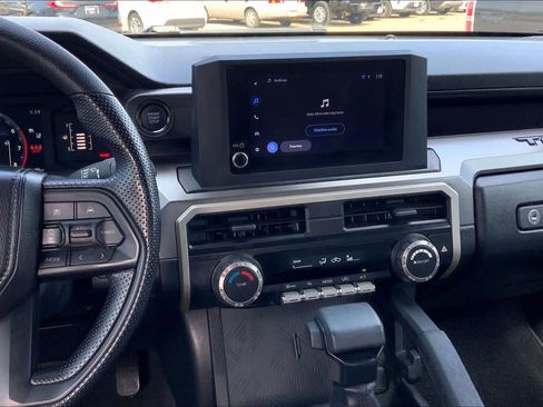 Used 2025 Toyota Tacoma SR5 image 7