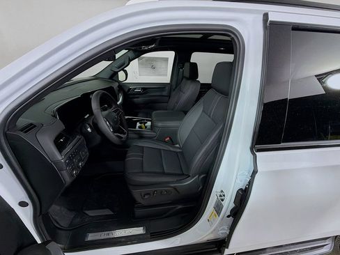 New 2026 Chevrolet Suburban RST w/ Comfort Package AWD/4WD image 11